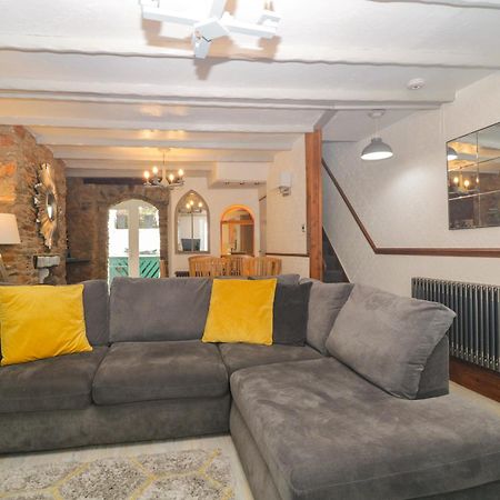 Pebble Bay Villa Бриксам Екстериор снимка